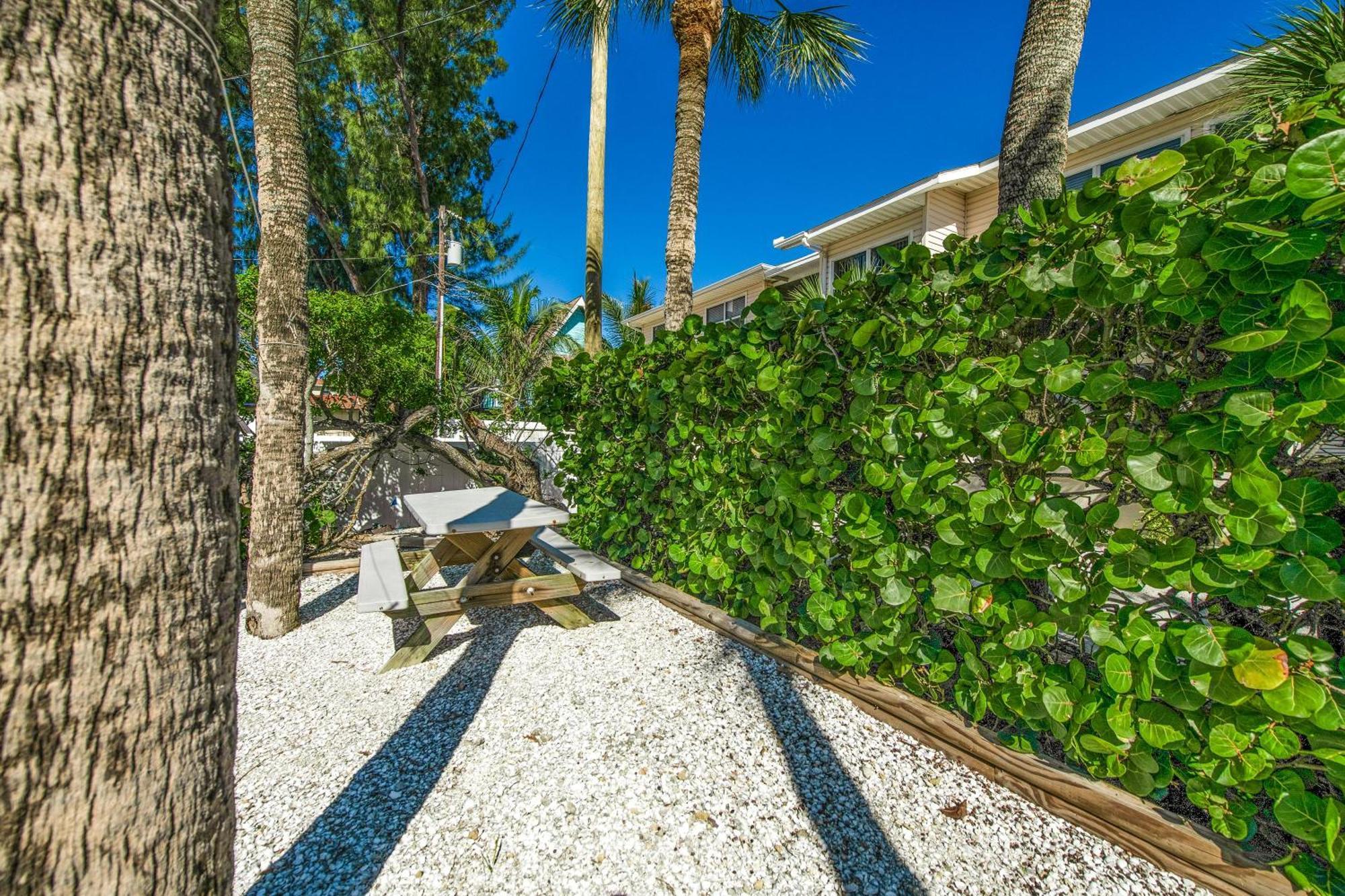 Villa Whispering Waves East Holmes Beach Exterior foto